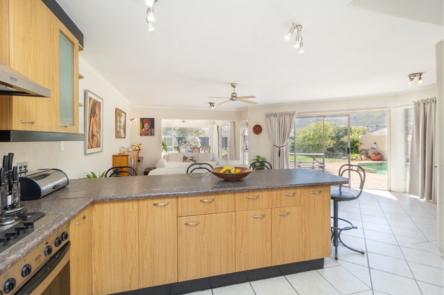 4 Bedroom Property for Sale in Fish Hoek Western Cape
